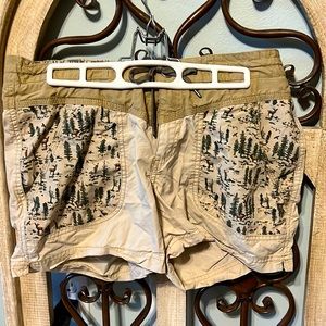 Columbia Shorts. Women’s S (4) Khaki with woodland pattern on pockets.